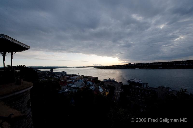 20090828_124902 D3.jpg - St Lawrence River from Chateau Frontenac at dawn